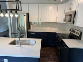 6561 Eastwood Acres Rd in Ft. Myers, FL - Building Photo