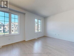 1371 William Halton Pkwy in Oakville, ON - Building Photo - Building Photo