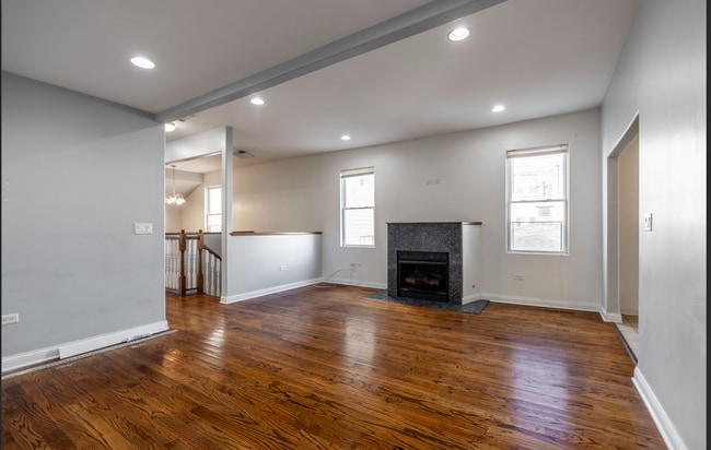3444 W Schubert Ave, Unit 1f