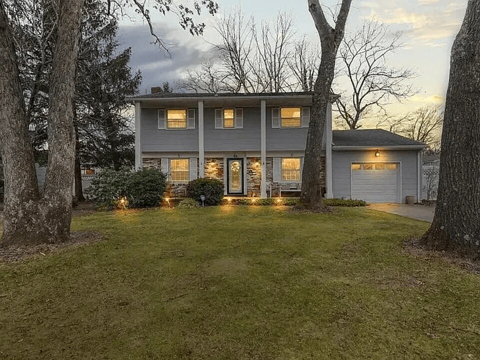 53 Woodridge Ave in Toms River, NJ - Building Photo