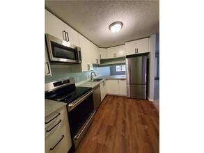 5697 Green Cir Dr in Hopkins, MN - Building Photo - Building Photo