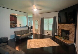 1592 Pressley Ln in Mcdonough, GA - Foto de edificio - Building Photo