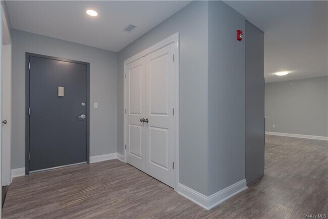 17 N William St-Unit -301 in Pearl River, NY - Building Photo - Building Photo