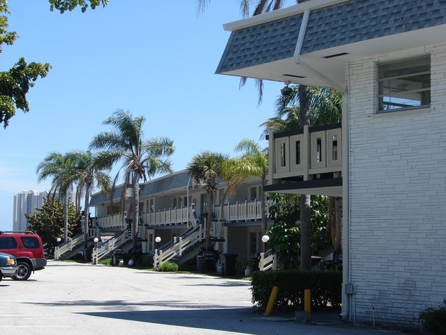 Waterway Apartments in Riviera Beach, FL - Building Photo - Building Photo