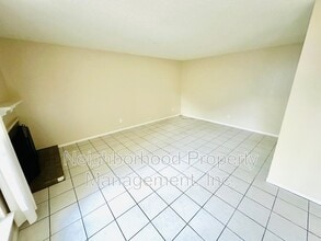 1444 Plymouth Rock Way in Clovis, CA - Foto de edificio - Building Photo