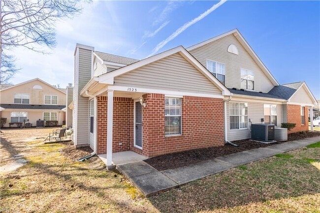 1523 Orchard Grove Dr in Chesapeake, VA - Building Photo - Building Photo