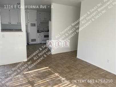 1316 E California Ave in Bakersfield, CA - Building Photo - Building Photo