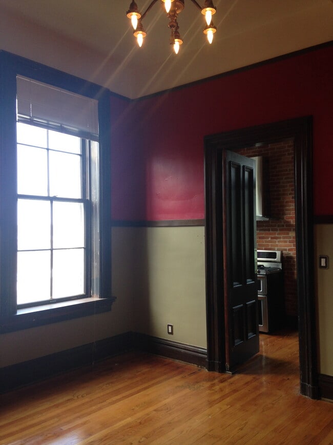 1182 Locust St in Dubuque, IA - Foto de edificio - Building Photo