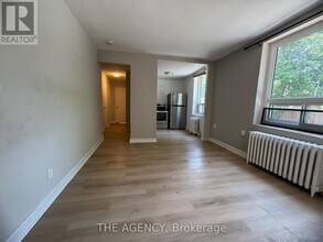 852-852 Broadview Ave in Toronto, ON - Building Photo - Building Photo