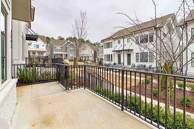 1963 Summit Trace Cir NW in Atlanta, GA - Building Photo - Building Photo
