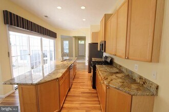 13800 Custis Square in Woodbridge, VA - Building Photo - Building Photo