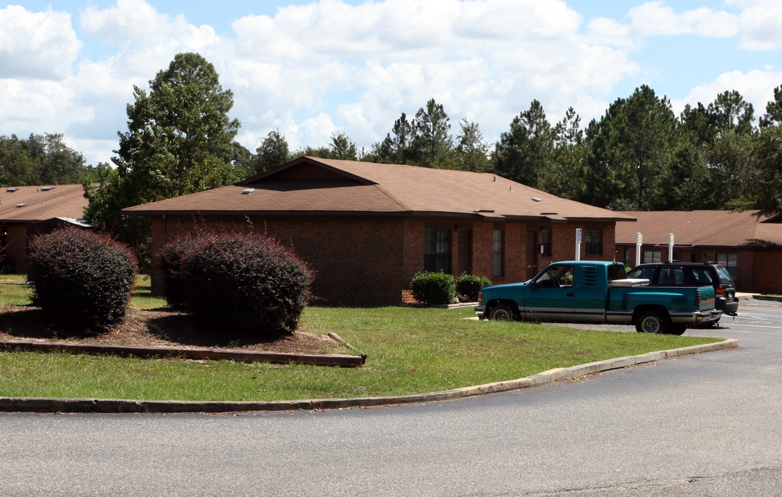 Wild Oak Farm Apartments in Cantonment, FL - Building Photo