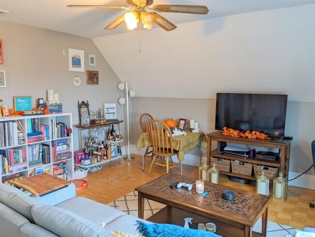 195 Summer St, Unit 3 in Somerville, MA - Building Photo - Building Photo