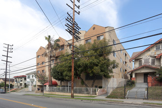 South Tower Apartments in Los Angeles, CA - Building Photo - Building Photo