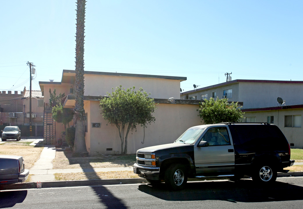 549-559 S Richmond Ave in Hanford, CA - Building Photo