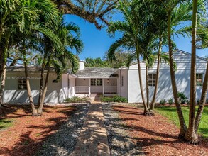 4701 Santa Maria St in Miami, FL - Building Photo - Building Photo