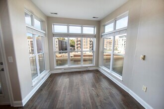 1915 N Water St in Milwaukee, WI - Building Photo - Building Photo