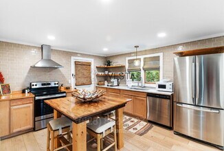 435 Reems Creek Rd in Weaverville, NC - Building Photo - Building Photo