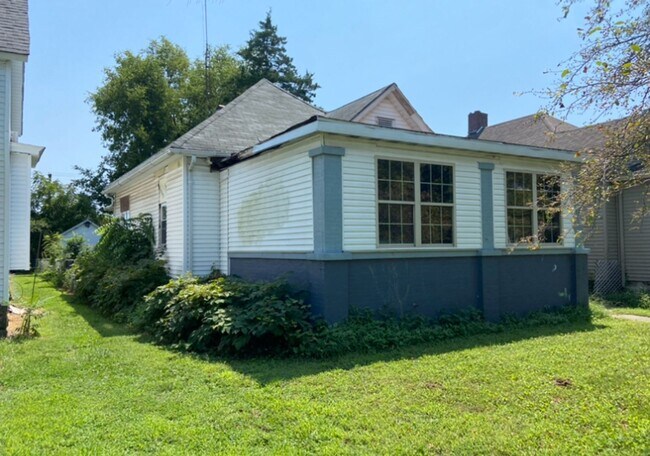 115 N Cherry St in Centralia, IL - Building Photo - Building Photo
