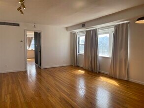 310 Palisade Ave in Jersey City, NJ - Building Photo - Building Photo