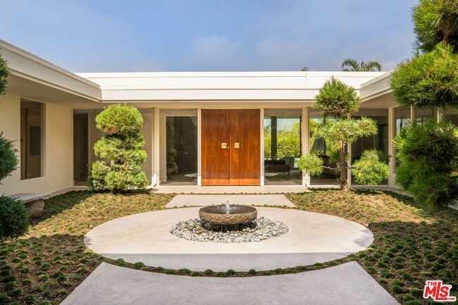 property at 1865 Loma Vista Dr