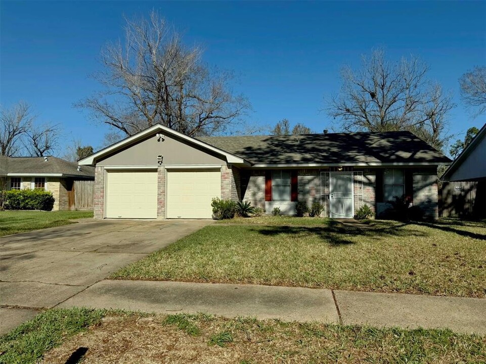 6810 Sandswept Ln in Houston, TX - Building Photo