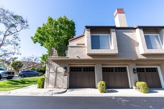 227 Stanford in Irvine, CA - Building Photo - Building Photo