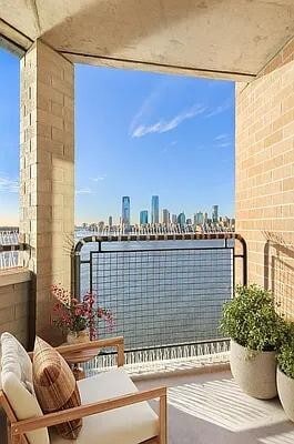 377 Rector Pl in New York, NY - Building Photo - Building Photo