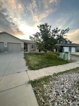 1327 E Oakland St in Rapid City, SD - Building Photo