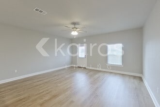 13785 Willowmore Dr in Denham Springs, LA - Building Photo - Building Photo