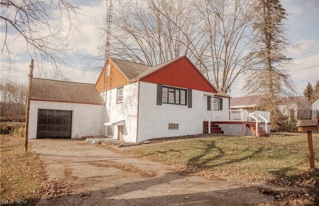 1527 Johns Ave SE in Canton, OH - Building Photo - Building Photo