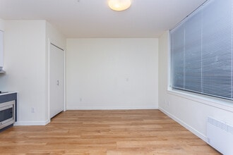 Jupiter Apartments in Seattle, WA - Building Photo - Interior Photo