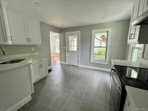 21 Washington Ave in Millbrook, NY - Building Photo - Building Photo