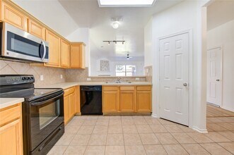 26940 Carriage Manor Ln in Humble, TX - Foto de edificio - Building Photo