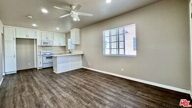 6117 1/2 S Victoria Ave in Los Angeles, CA - Building Photo - Building Photo