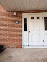 5 Grandview Dr in Farmington, CT - Building Photo