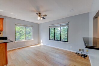321 Sea Isle Key in Secaucus, NJ - Building Photo - Building Photo