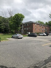 43 Berlin St, Unit 3 in Clinton, MA - Building Photo - Building Photo