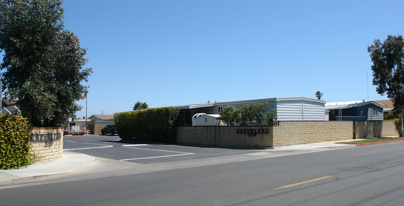 1750 Whittier Ave in Costa Mesa, CA - Building Photo