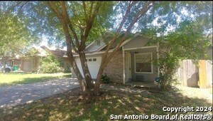 722 Meadow Gate in Converse, TX - Building Photo