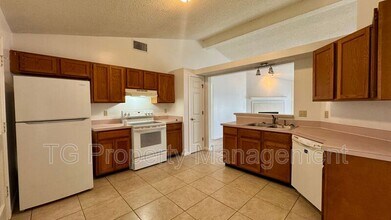 3696 Barbizon Cir N in Jacksonville, FL - Building Photo - Building Photo