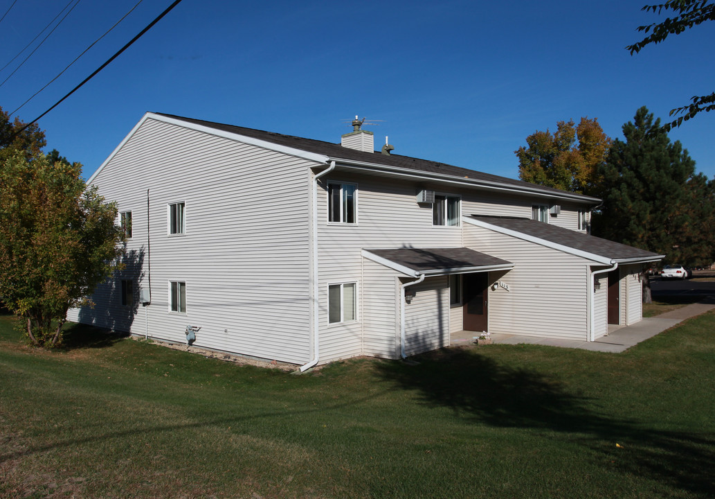 River Falls Terrace Apartments in River Falls, WI - Building Photo