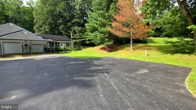 2725 Vivians Way in Saint Leonard, MD - Building Photo - Building Photo