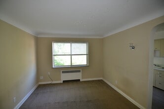 6508 Montgomery Rd, Unit 8 in Cincinnati, OH - Building Photo - Building Photo