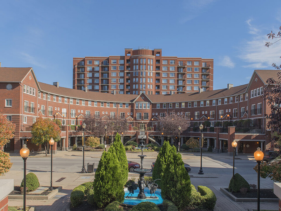 Crescent Centre in Louisville, KY - Building Photo