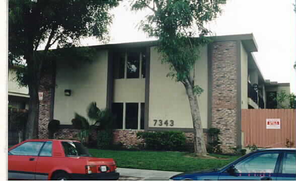 7343 Independence Ave in Canoga Park, CA - Building Photo - Building Photo