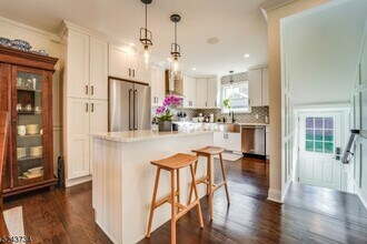 2 Loantaka Way in Madison, NJ - Building Photo - Building Photo