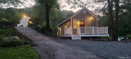 11 Curry Rd in Mahopac, NY - Building Photo - Building Photo