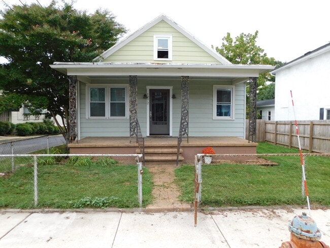 property at 1272 W Washington St