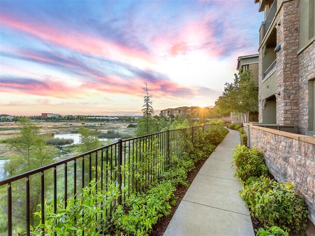 Montessa at Whitney Ranch in Rocklin, CA - Foto de edificio - Building Photo